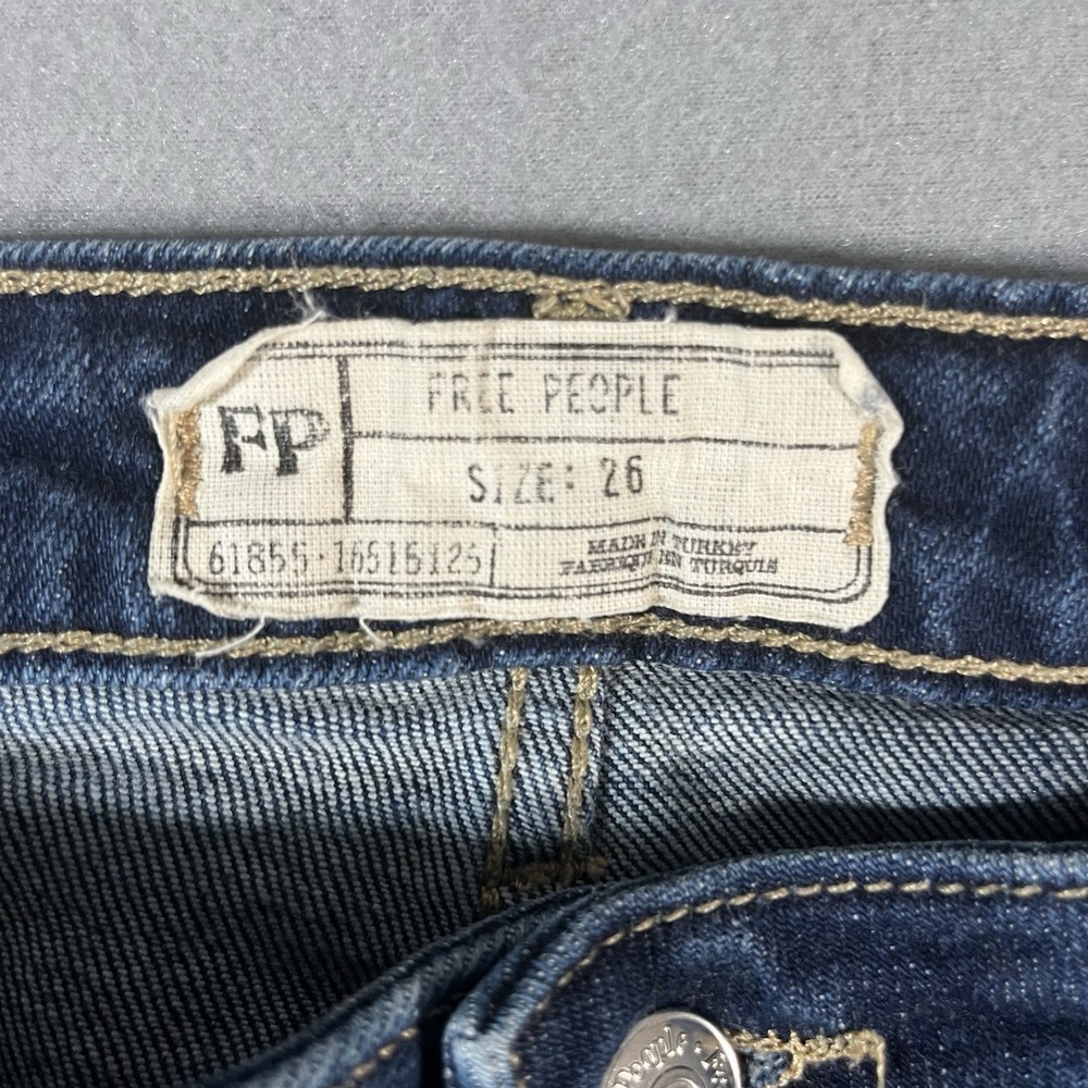 We The Free Free People‎ Mid-Rise Raw Hem Dark Wash Blue Cropped Ankle Jeans, 26 - Picture 6 of 8